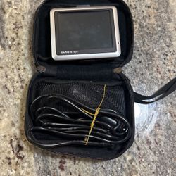 Garmin nüvi GPS with Case and Cable