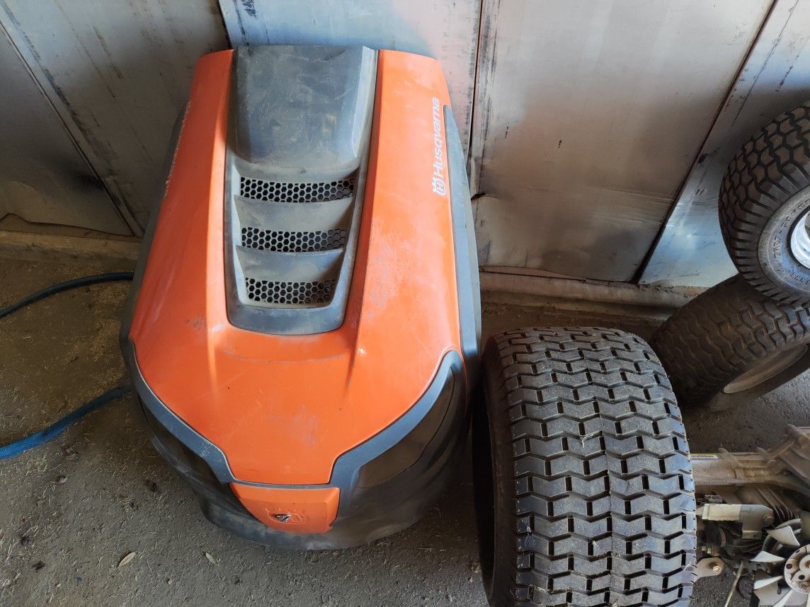 Husqvarna yth20k42 $220 OBO