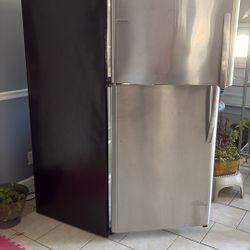 FRIGIDAIRE  stainless steel