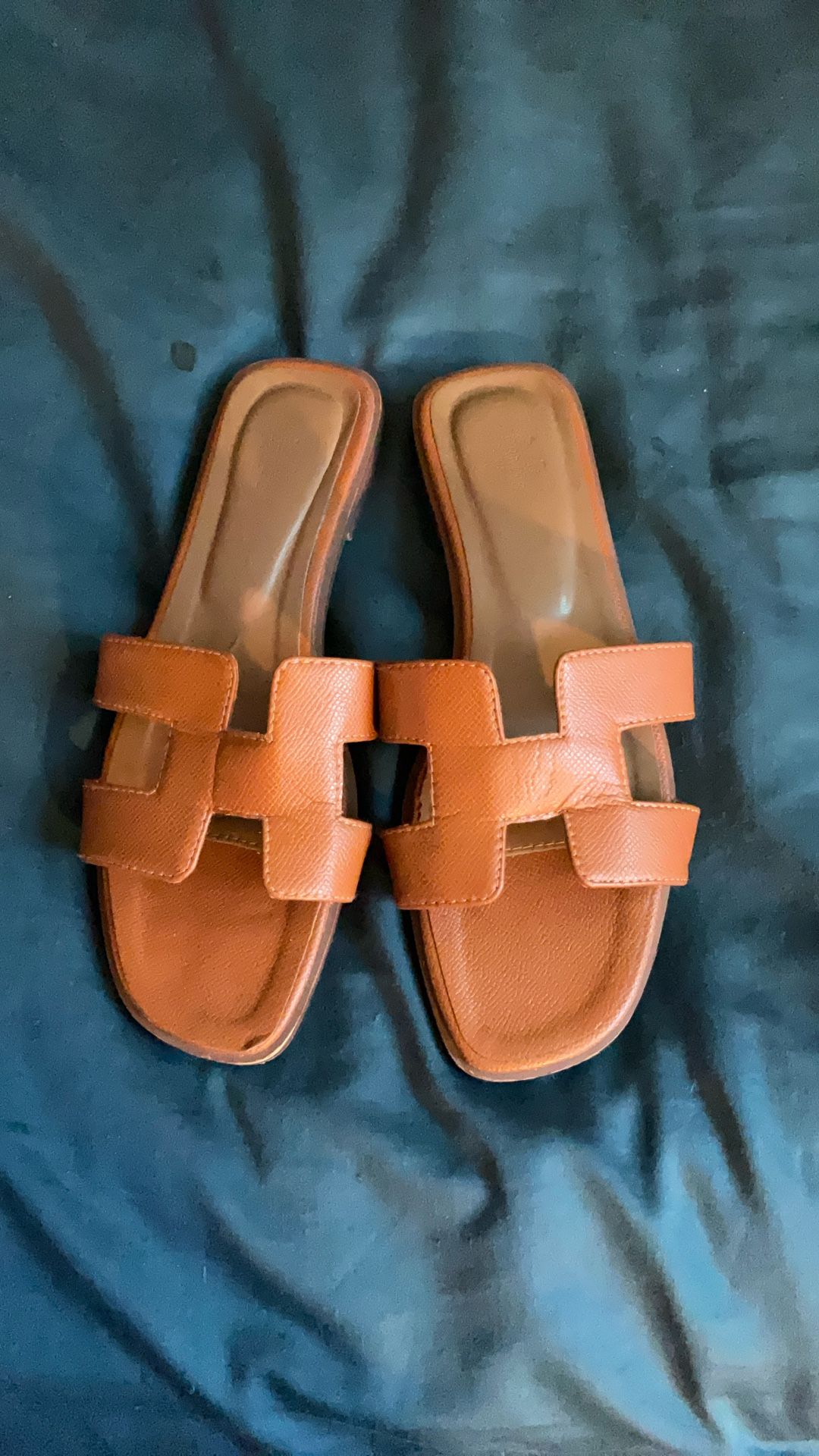 Her,es Gold Oran Leather Sandals