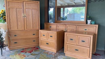 Gorgeous Stanley solid wood furnitue set