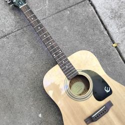 Epiphone Acoustic..needs strings