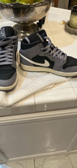 Air Jordan 1 Mid Grey Black Sneakers