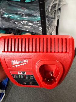 Milwaukee M12 Battery Charger