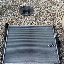 Radiator For 07-10 BMW 328i 08-13 BMW 128i
