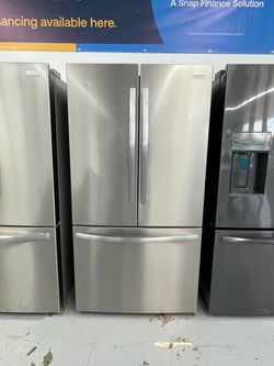 New Frigidaire 36 in 29 Cu Ft Standard Depth French Door refrigerator in Smudge-Proof With Internal Water Dispenser