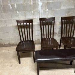 (3) Chairs (1)  Bench Asking For $100 Pick Up Only Elizabeth Nj .