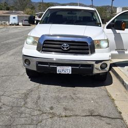 Toyota tundra  SR5 2007 v8 5,7