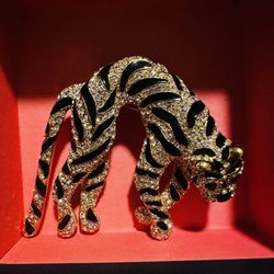 Vintage Brooch CINER Leopard Full Body