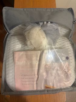 FREE: NEW Luxury Bath Pillow