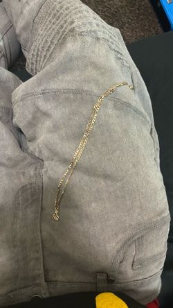 20’inches Figaro Chain Gold Plated 95$