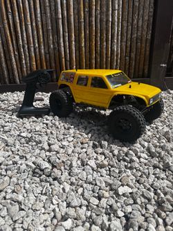 Vanquish VS4-10 1/10 RC Crawler