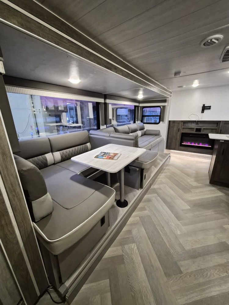 Rv Motor Travel Trailer 2022 Forest River 28ft