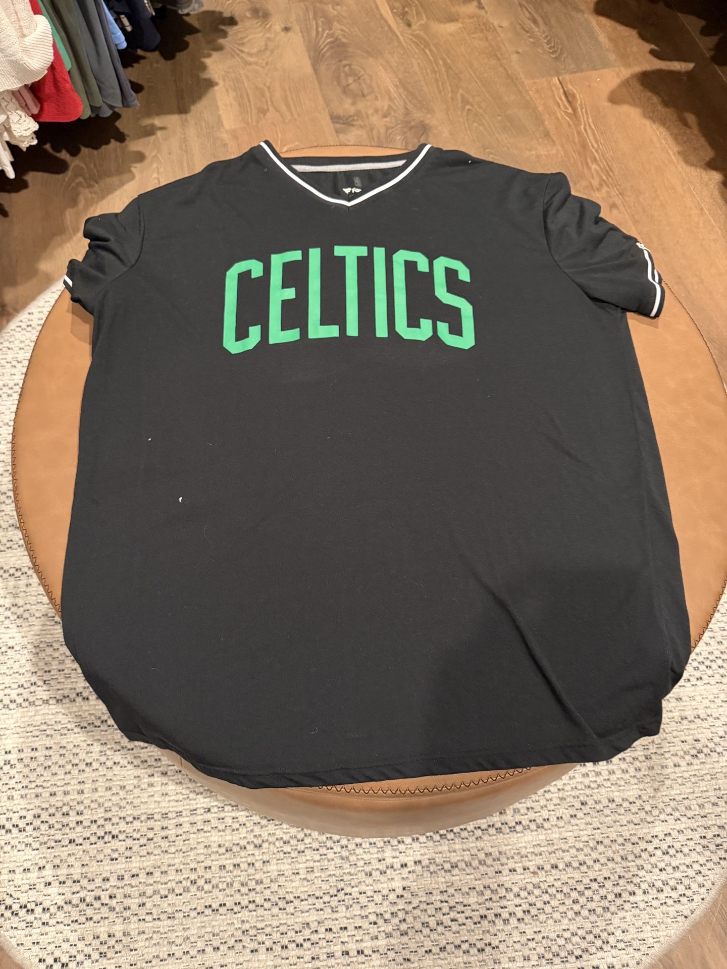 Boston Celtics Fanatics V neck T-Shirt