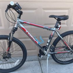 26"x2.0. TREK 3500 MENS MOUNTAIN BIKE. (M).18". LIKE NEW WITH FRESHLY TUNE UP 👌🏼