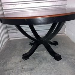 Round Kitchen Table & Chairs