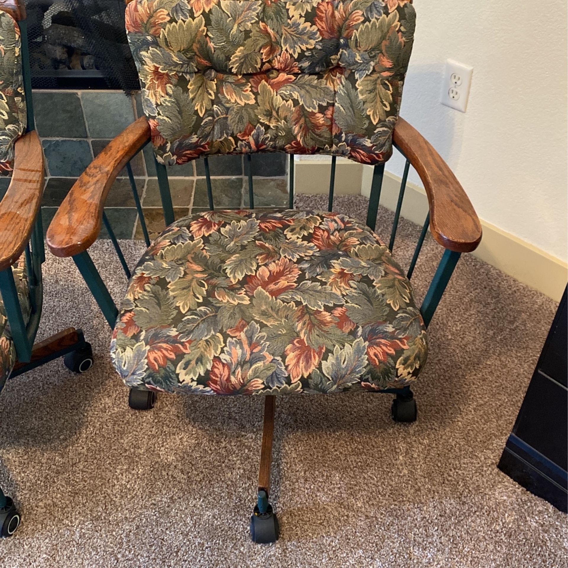 Rolling Chairs With Table