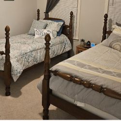 2 Twin Beds, Including Mattresses, Comforters, Sheet Sets, Pillow Shams, Small Decorative Pillows