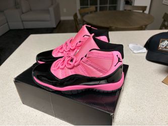 Women’s pink Jordan’s new