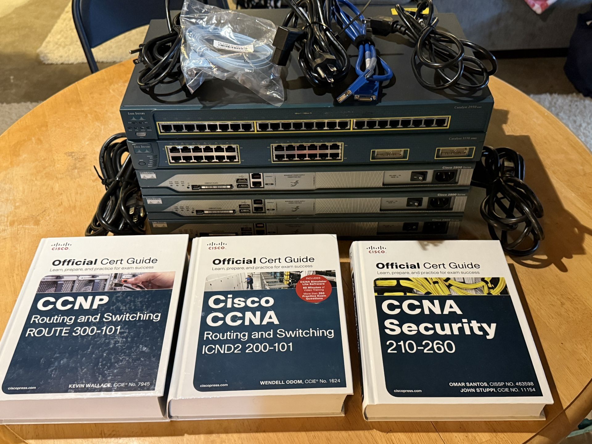 Cisco Network Lab - 3 Routers / 2 Switches