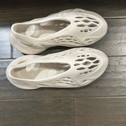 Yeezy Foam Runner- Men’s Size 10
