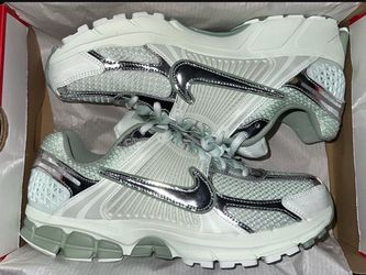 Nike Zoom Vomero 5 men’s sz 10.5  brand new