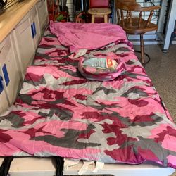 Embark camouflage 40 degree adults sleeping bag