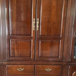 Thomsville Cabinet
