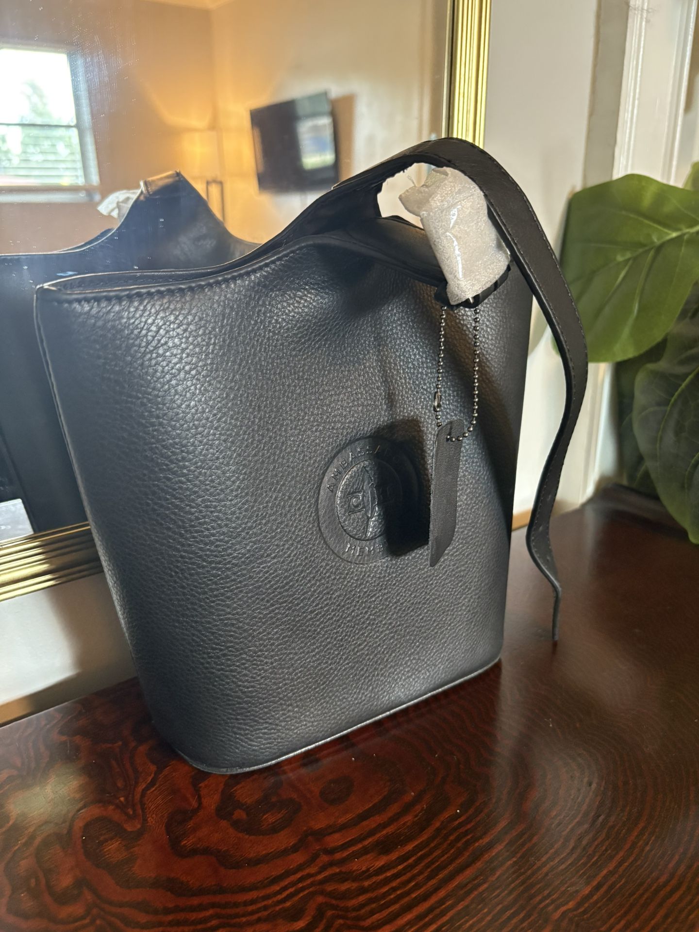 Cooper’s Hawk Leather Ambassador Member Wine Carry Bag