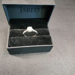 One Carat Diamond Engagement Ring