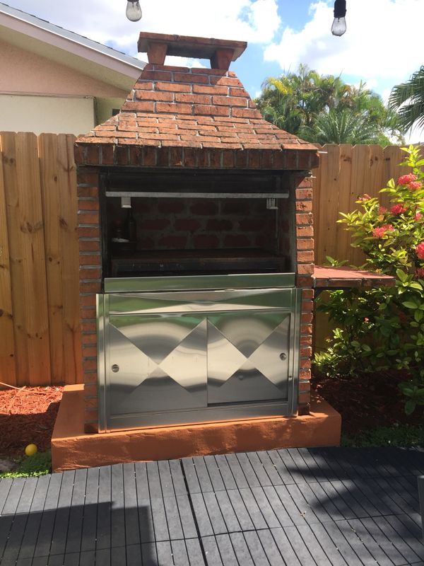 Original Argentine Charcoal Grill, Brick finished. BBQ. for Sale in