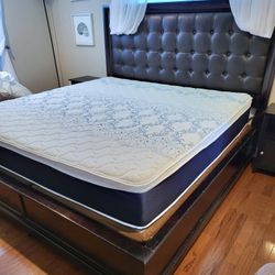 NEW KING PLUSH PILLOW TOP MATTRESS. Bed frame is not available. Take it home same day 👍