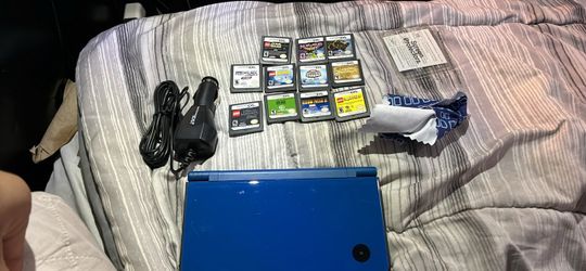 Nintendo DSi Bundle with 11 Games and Charger