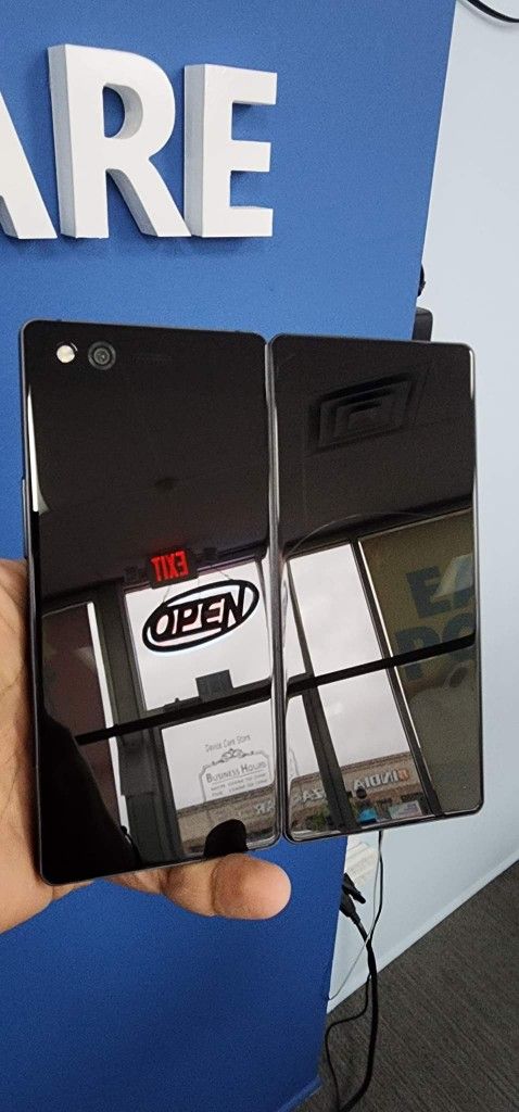 ZTE AXOM M
MODEL-Z999
64GB