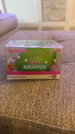 Toy squeeze