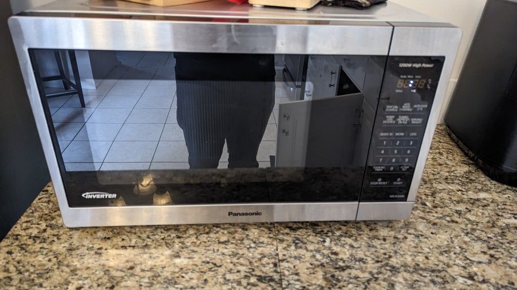 Panasonic Family Size 2.2CuFt Countertop Microwave Oven with Cyclonic Inverter Technology NN-SN97HS