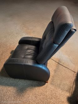 Cafe Zero Gravity Recliner by Positive Posture