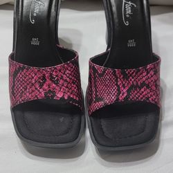 Womens pink snake sandals size 7.5