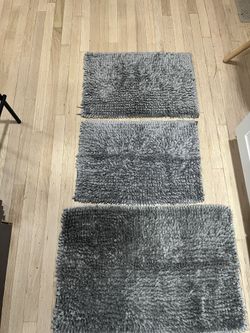3 Bathroom Shaggy Rugs Like New 