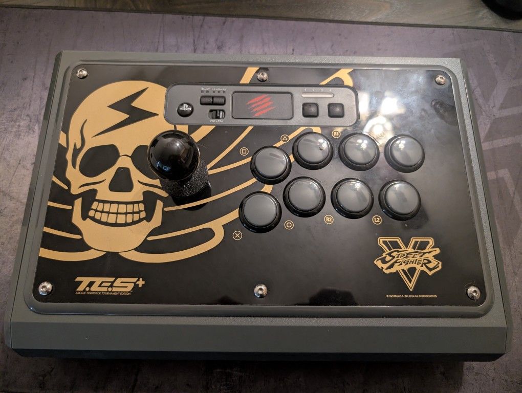 Mad Catz TES+ Street Fighter V Arcade Fight Stick Controller for PS4/PS3/PC