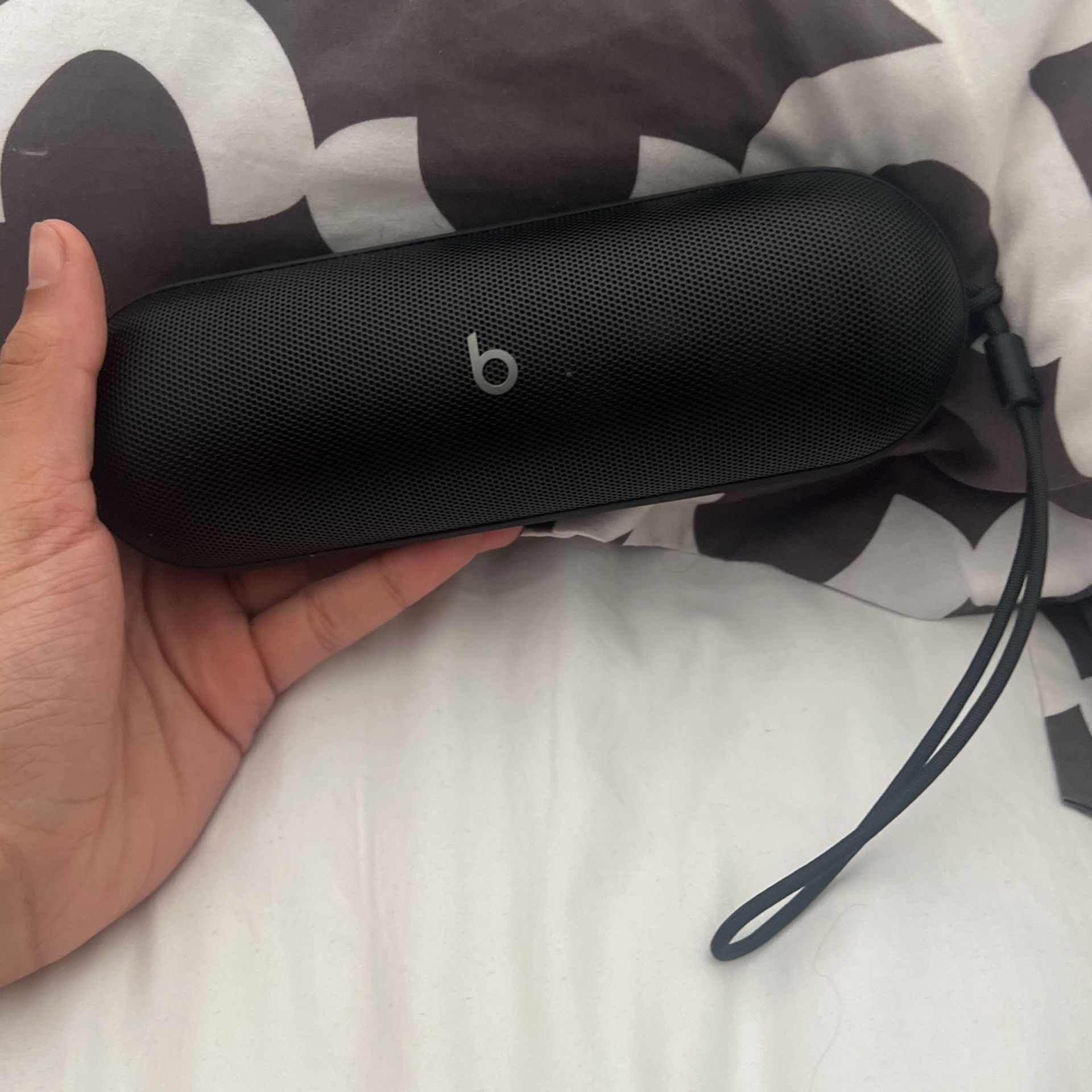Beats pill speaker