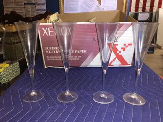 4 Champagne Flutes