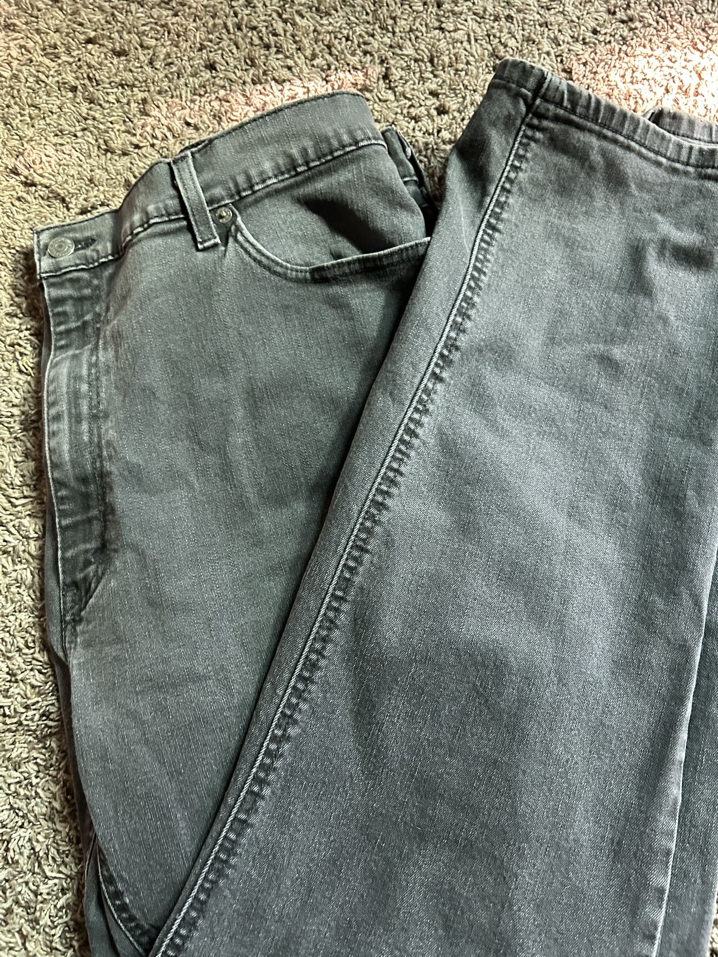 Grey Levi’s Jeans