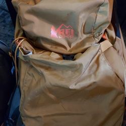 REI OSPREY CAMPING BACKPACK 100% WATER PROOF