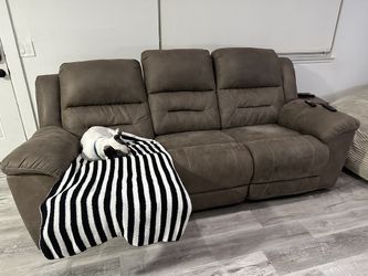 Reclining Sofa – Super Comfortable, Great Condition 