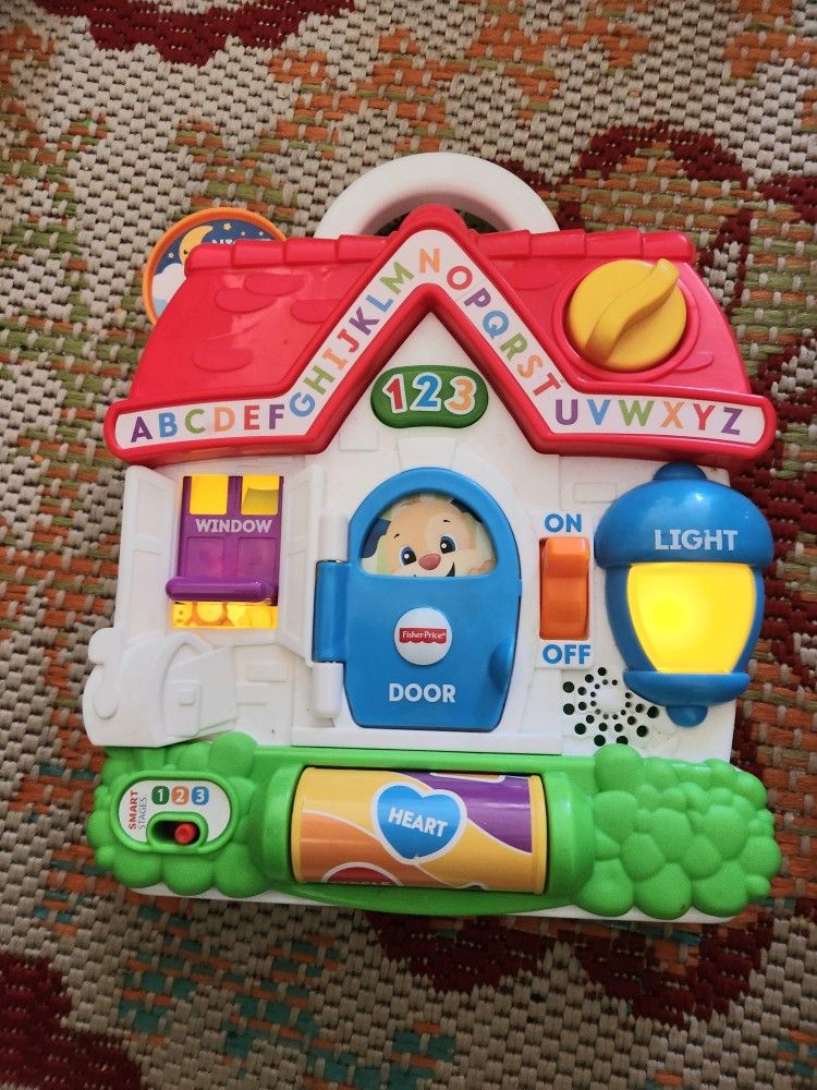 Fischer Price Laugh & Learn, Lights Up & Plays Sounds