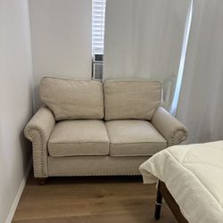Loveseat 