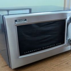 SHARP R-21LCF 1000 WATTS COMMERCIAL MICROWAVE OVEN STAINLESS STEEL 1.0 CU. FT.