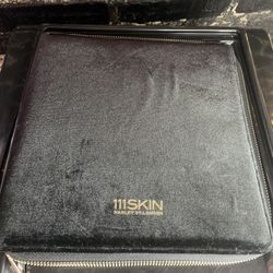 111 Skin Face Masks Holder Brand New 