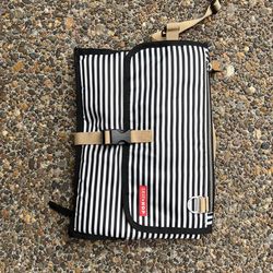 Newborn Diaper And Changing Mat Bag